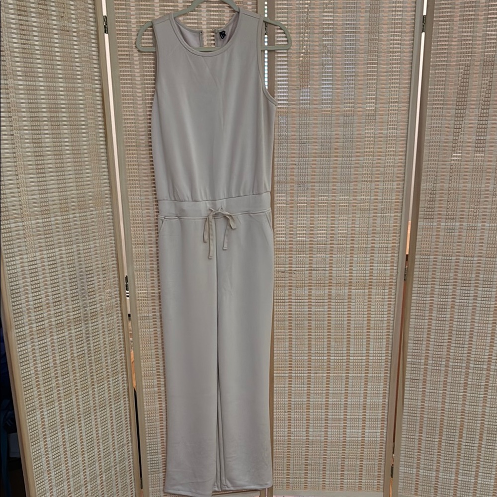 Elegant Cream Sleeveless Jumpsuit